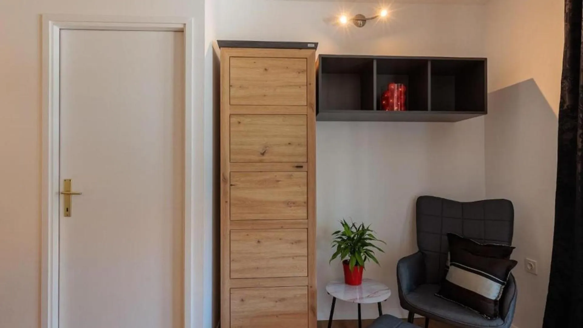 Charming Apartments Tome With Pool Vir 0*,