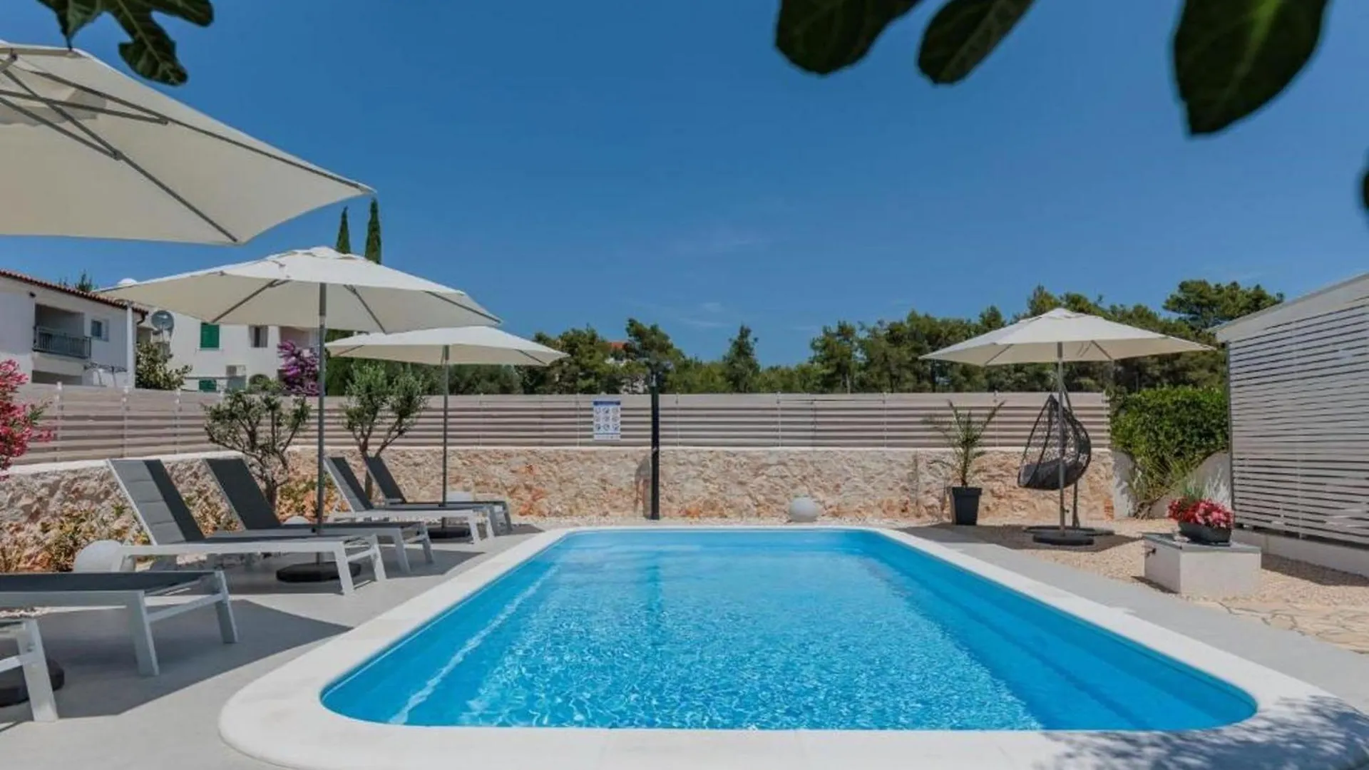 Charming Apartments Tome With Pool Vir
