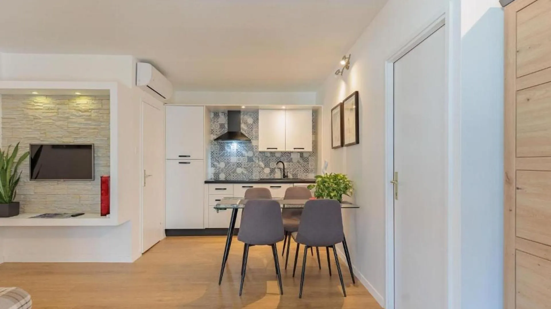 Charming Apartments Tome With Pool Vir