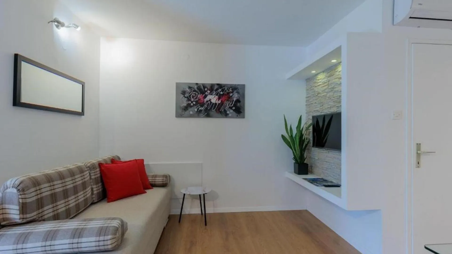 Charming Apartments Tome With Pool Vir