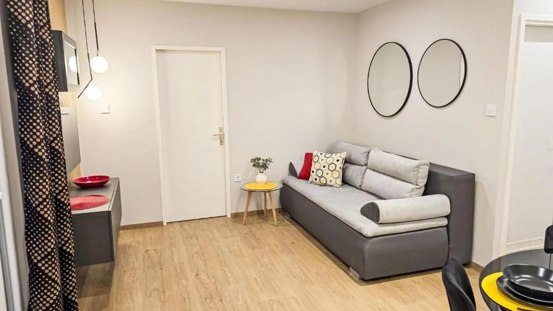 Charming Apartments Tome With Pool Vir 0*,