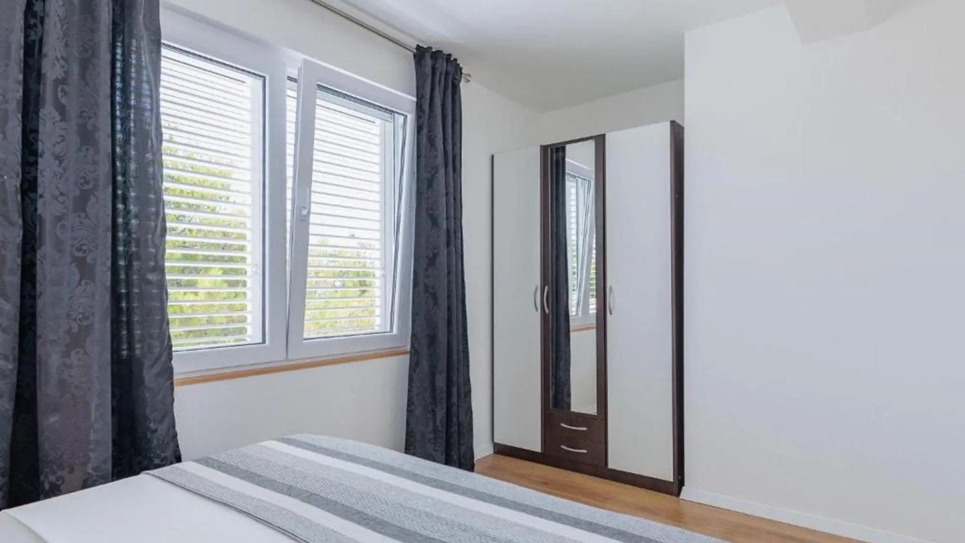 Charming Apartments Tome With Pool Vir Croatia