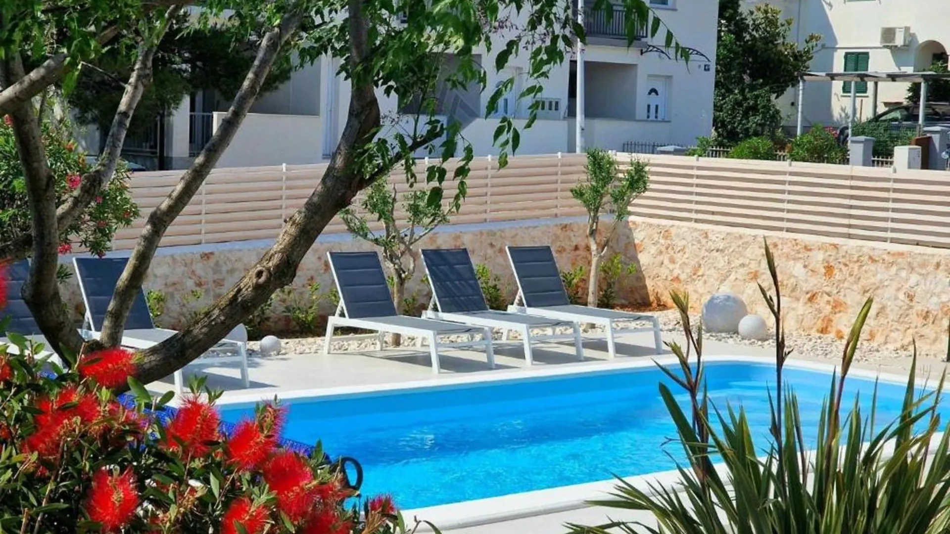 Charming Apartments Tome With Pool Vir